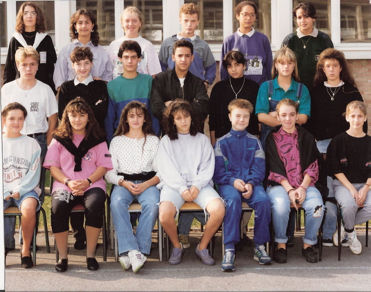 Photo de classe 3eme de 1990, Collège Descartes - Copains d'avant