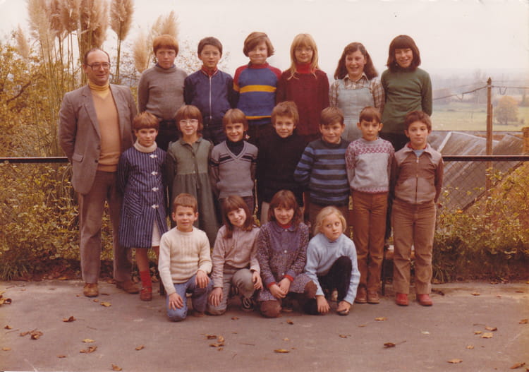 Photo de classe Cm1 de 1981, Ecole Primaire (Mareil Sur Loir) Copains