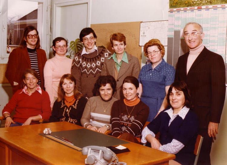 Photo De Classe Equipe Des Instituteurs Ecole Primaire Paul Eluard photo-de-classe-equipe-des-instituteurs-ecole-primaire-paul-eluard