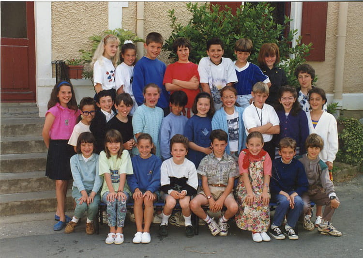 Photo de classe CE2CM1 de 1993, Ecole Saint Louis De Gonzague