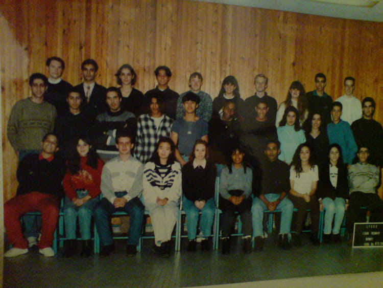 Photo de classe BTS Compta de 1996, Lycée Jean Renoir - Copains d'avant
