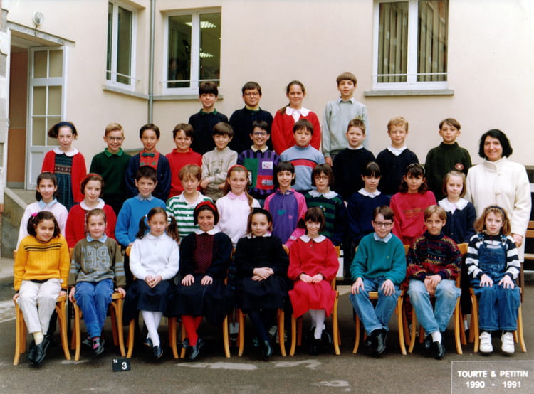 Photo de classe CM1 de 1990, ECOLE PETIT SAINT GREGOIRE Copains d'avant