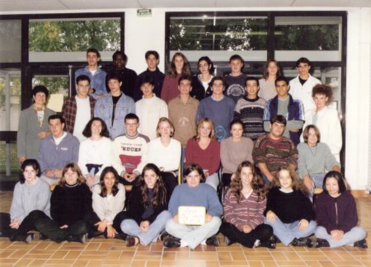 Photo de classe 1ERE STT2 de 1996, Lycée Polyvalent Elie Faure ...