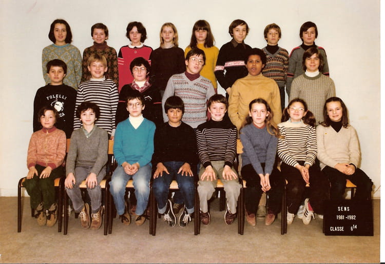Photo De Classe 6em 14 De 1982 Coll ge Montpezat Copains D avant
