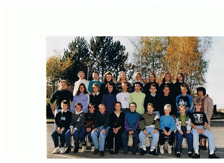 Photo De Classe 4e2 De 1992 Coll ge Jean Vilar Copains D avant photo-de-classe-4e2-de-1992-coll-ge-jean-vilar-copains-d-avant
