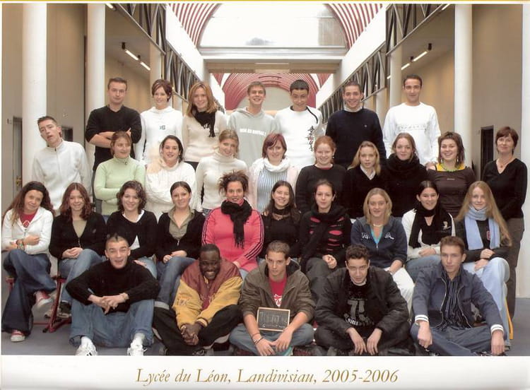 Photo de classe Term STT ACC 2005-2006 de 2005, Lycée Du Léon - Copains ...
