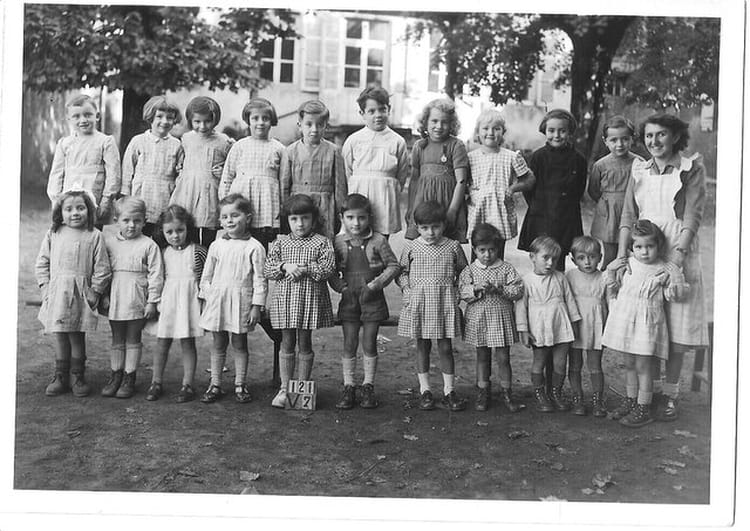 Photo de classe Maternelle de 1950, Ecole Sainte Margueritemarie (Charolles) Copains d'avant
