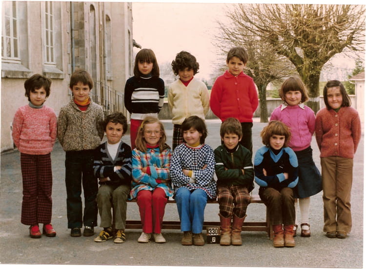 Photo de classe Cp ou ce1 de 1977, Ecole Saint Mathieu (Saint Mathieu