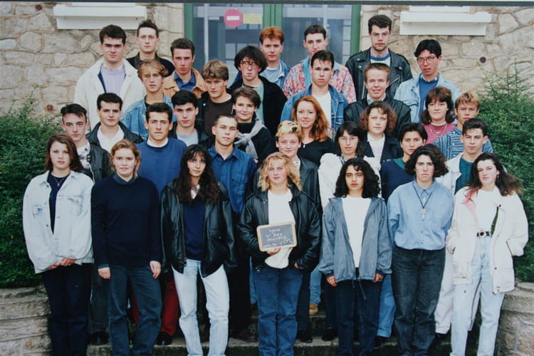 Photo de classe 1ére STT 4 de 1993, Lycee St Ivy (Pontivy) - Copains d ...