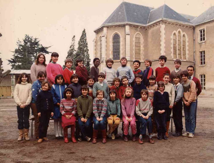 Photo de classe CM1 (19831984) de 1984, ECOLE SAINT GREGOIRE Copains d'avant