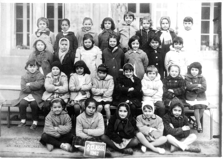 Photo de classe 8ème classe de 1962, ECOLE SAINTE SOPHIE Copains d'avant