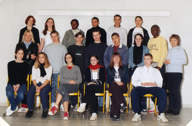Photo de classe 1re STT G de 2001, Lycée Louise Weiss - Copains d'avant