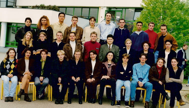 Photo de classe Bts Force de Vente de 1997, Lycée Charles Baudelaire ...