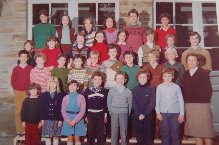Photo de classe CM1/CM2 de 1981, ECOLE SAINTE MARIE - Copains d'avant