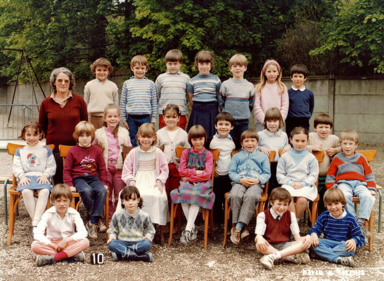 Photo de classe Cours Préparatoire B de 1984, Ecole Sainte Marie (Melun) Copains d'avant