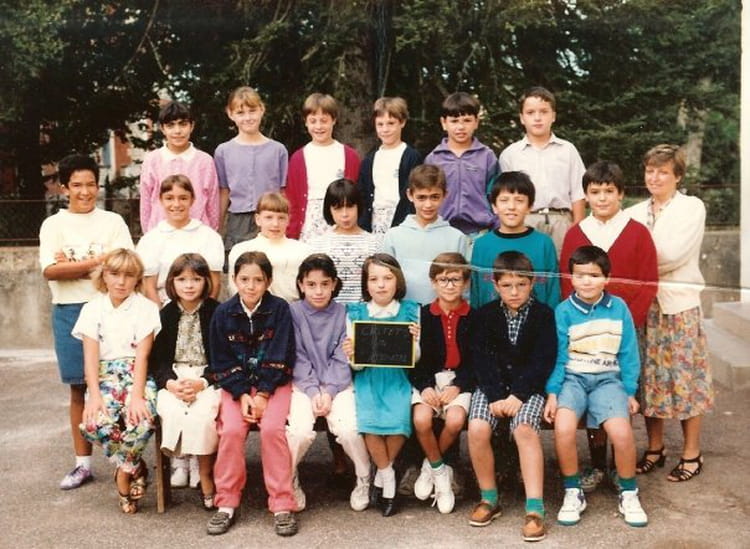Photo de classe CM2 1990 1991 de 1990, ECOLE - Copains d'avant