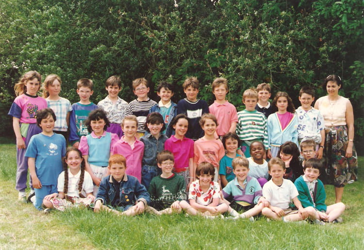 Photo de classe CE2 de 1991, Ecole Notre Dame De Liesse (Saint Renan) Copains d'avant Photo de classe CE2 de 1991, Ecole Notre Dame De Liesse (Saint Renan) Copains d'avant