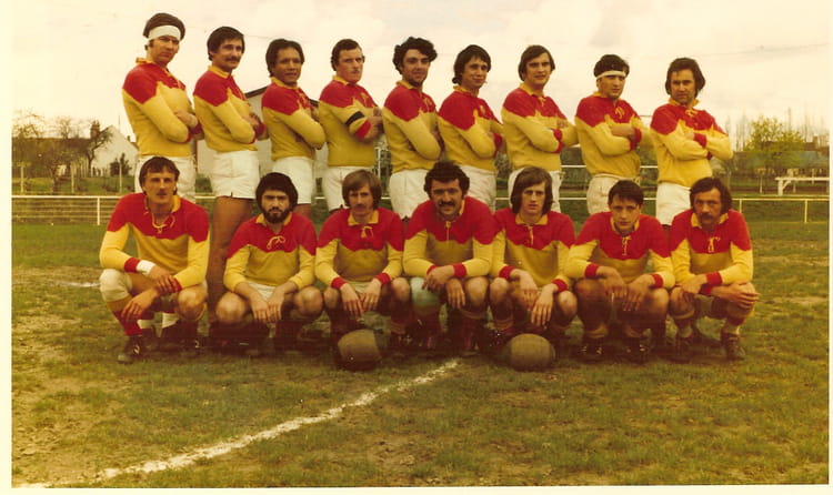 Photo de classe Asl rugby de 1977, ASSO RUGBY LAMOTTE BEUVRON - Copains