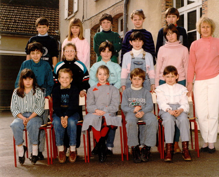Photo de classe CM2 de 1988, Ecole Primaire (Fontaine Denis Nuisy