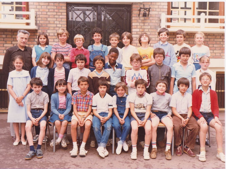 Photo de classe CM2 de 1981, ECOLE SAINTE MARIE DES VALLEES - Copains d ...
