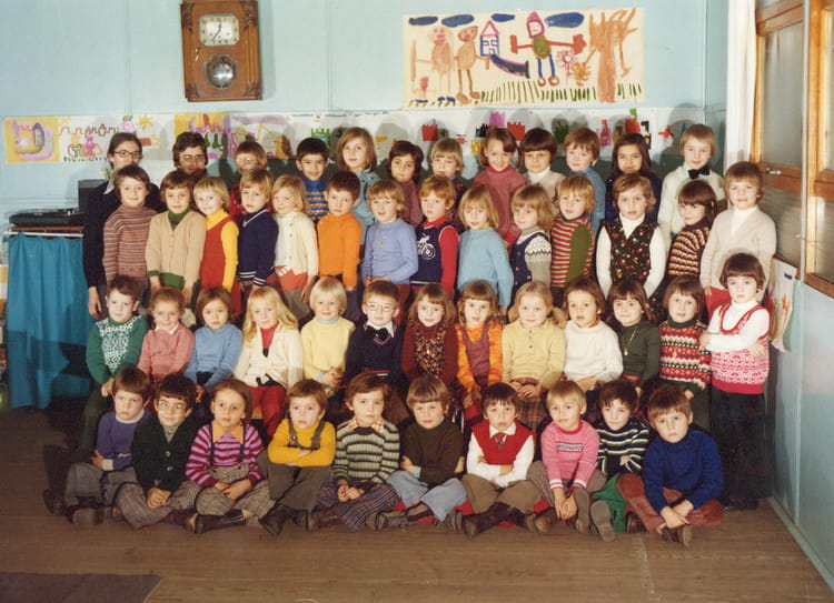Photo de classe Mme Thomas 1975 de 1975, Ecole Sainte Marie