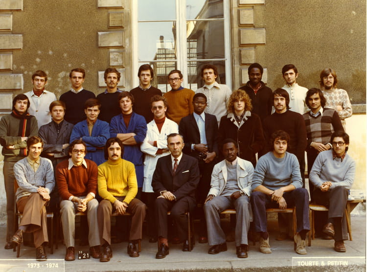 Photo de classe Math Spé 3 de 1973, Lycée Michel Montaigne - Copains d ...