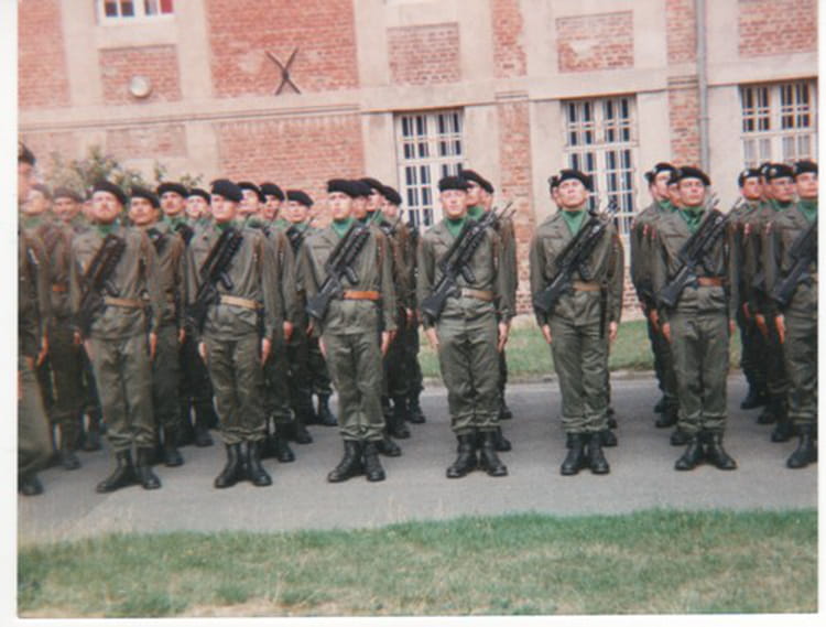 Pin's Militaire – 11e Escadron Du 1er Régiment De Chasseurs – France – Armée De Terre