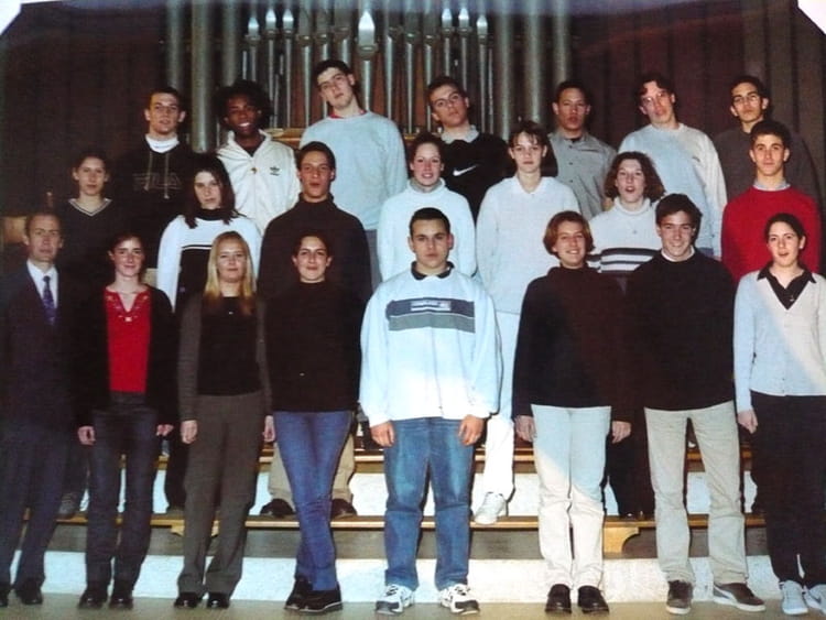 Photo de classe TERMINALE S3 de 2000, Lycée Notredame De Stecroix Copains d'avant