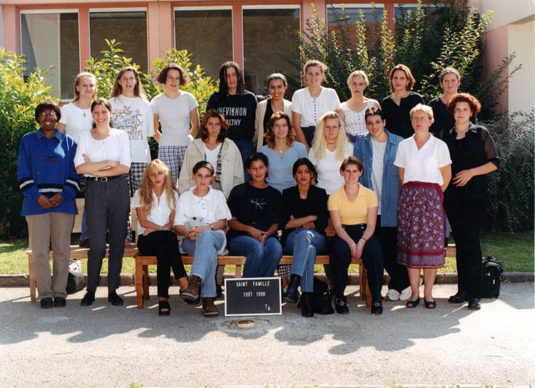 Photo de classe Terminale A de 1998, Lycée Professionnel Privé Sainte