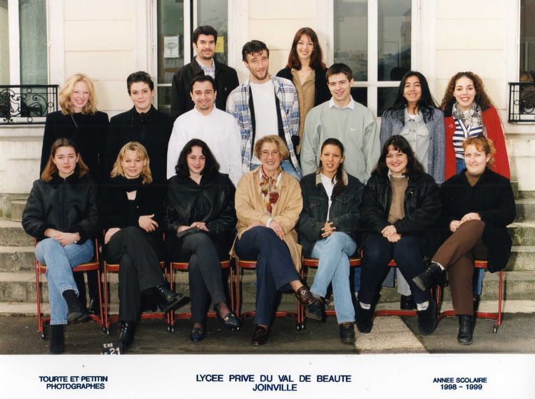 Photo de classe BTS ASSISTANT DE GESTION PME/PMI 1ère année de 1999 ...