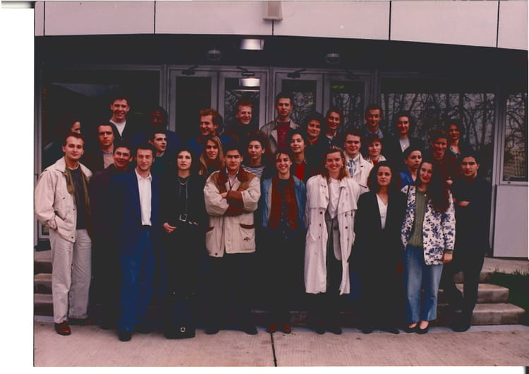 Photo de classe BTS PUB 2eme Année de 1992, CAMPUS DE BISSY - Copains d ...