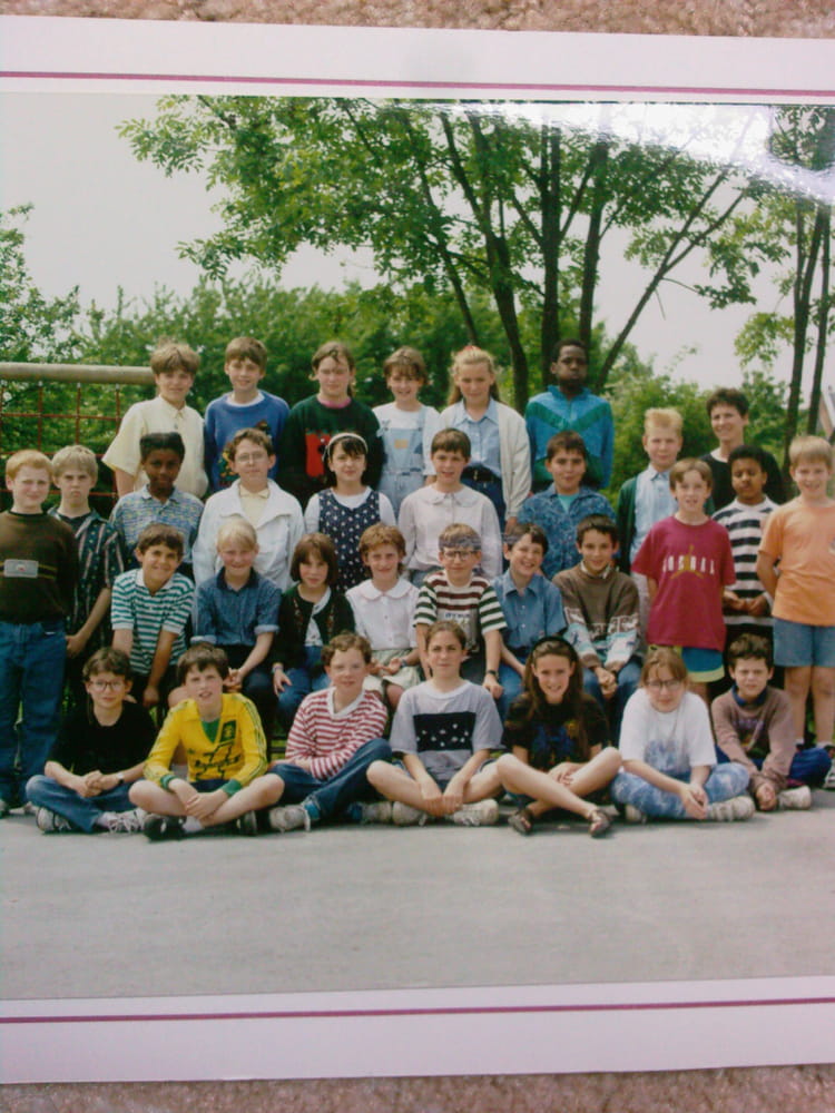 Photo de classe Cm2 de 1993, ECOLE NOTRE DAME DU BON CONSEIL Copains