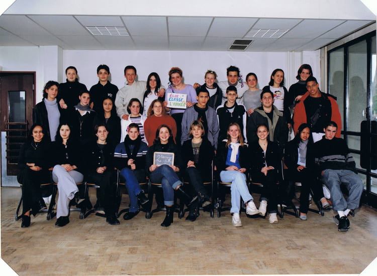 Photo de classe 2nde de 2000, ECOLE JEAN MOULIN - Copains d'avant