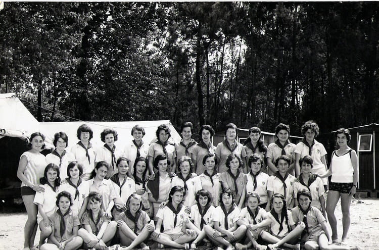 Photo De Classe Vacances En Juillet 1960 De 1960 COLONIE Copains D avant photo-de-classe-vacances-en-juillet-1960-de-1960-colonie-copains-d-avant