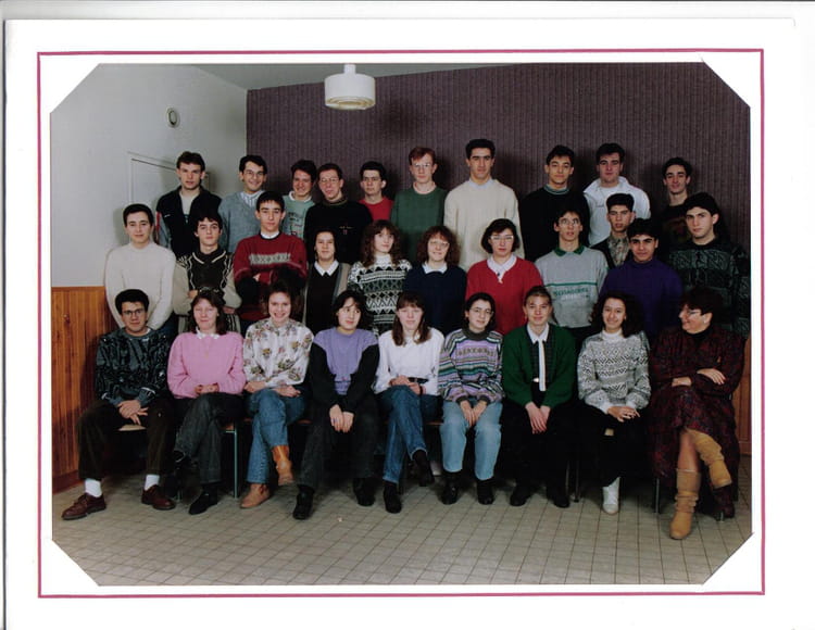 Photo de classe Première S de 1991, Lycée Jean Moulin - Copains d'avant