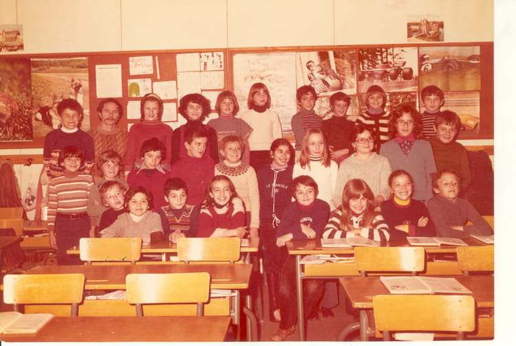 Photo De Classe 1976 Ou 1977 De 1976 Ecole La Renardiere Copains D Photo De Classe 1976 Ou 1977 De 1976 Ecole La Renardiere Copains D