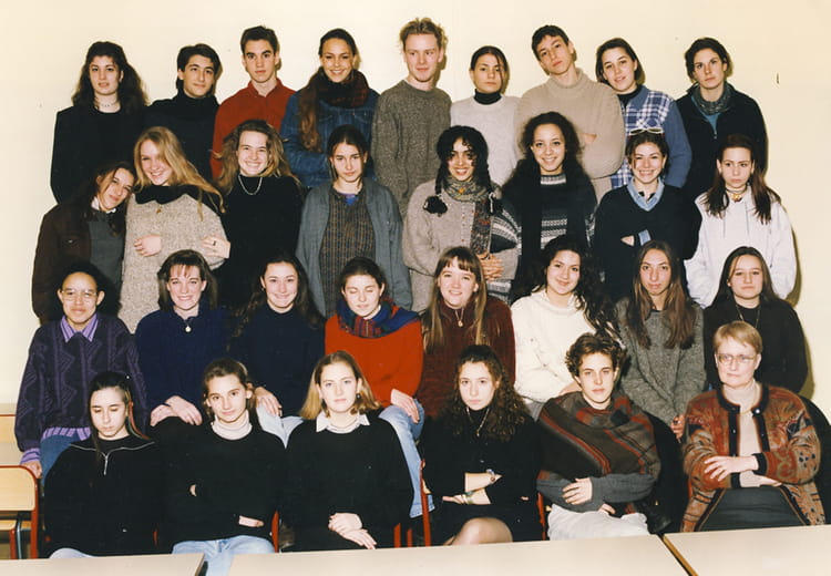 Photo de classe Terminale 4 L de 1995, Lycée Saint-exupéry - Copains d ...