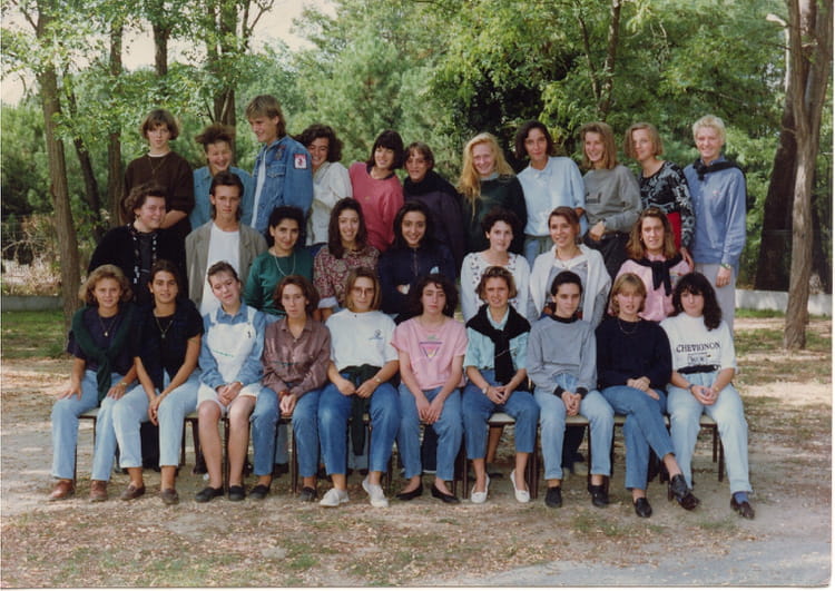 Photo de classe TA2 de 1993, Lycée Jean Moulin - Copains d'avant