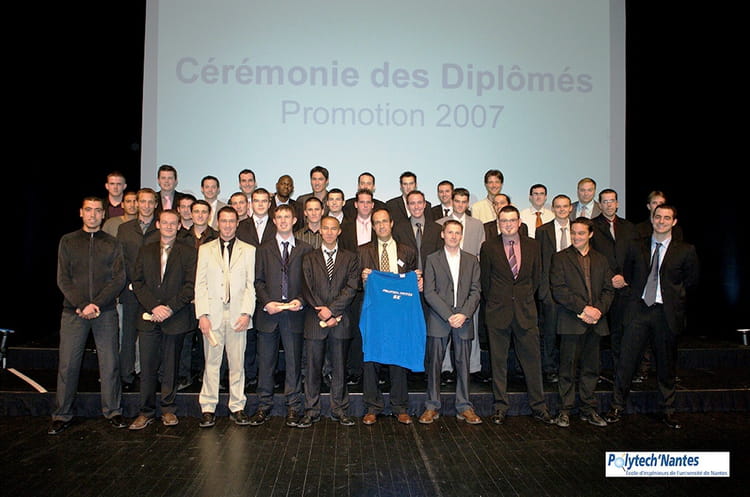 Photo de classe GE promo 2004-2007 de 2007, Ecole Polytechnique De L ...