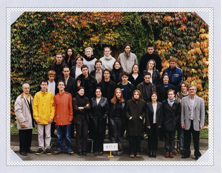 Photo de classe BTS Force de Vente 1ère année de 2000, Lycée C F Lebrun ...