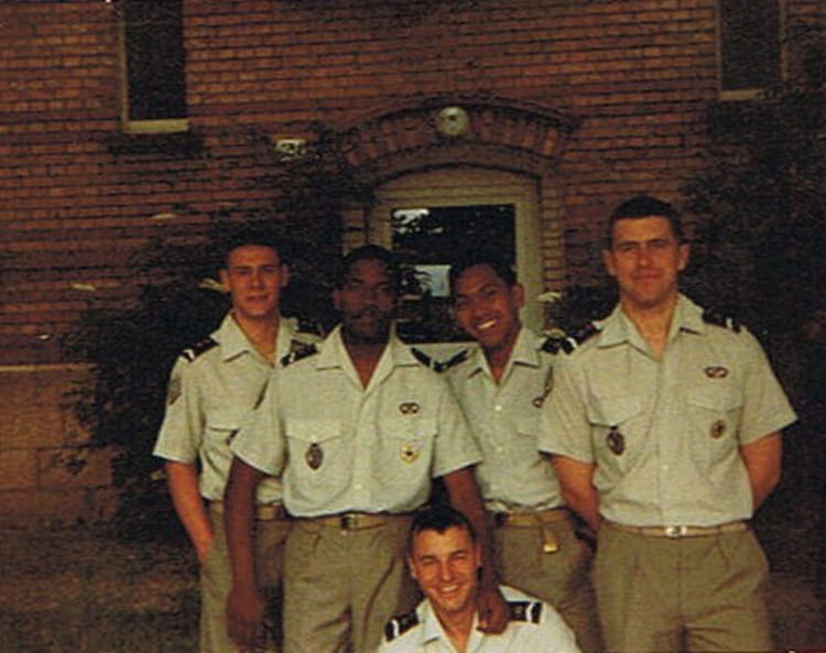 Photo De Classe Les Mdl Devant Leur Batiment De 1994 5 Regiment De Photo De Classe Les Mdl Devant Leur Batiment De 1994 5 Regiment De