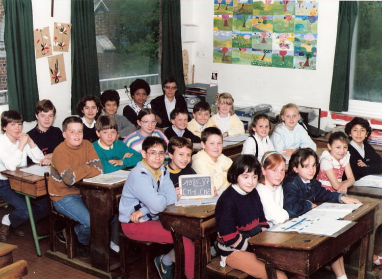 Photo de classe CM1/CM2 de 1986, ECOLE SAINTE MARIE - Copains d'avant
