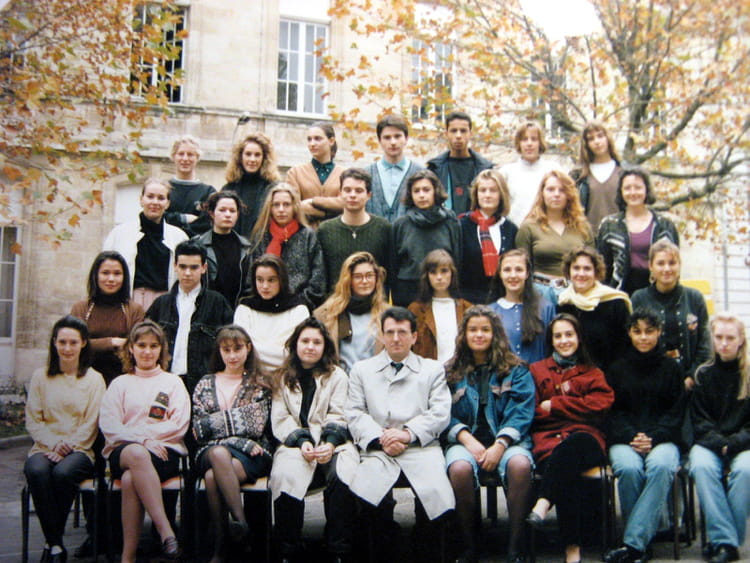 Photo de classe 1ère A1 de 1990, Lycée Michel Montaigne - Copains d'avant