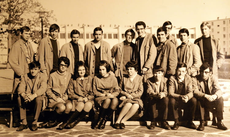 Photo De Classe Terminale E De 1969 Lyc e Jean Perrin Copains D avant