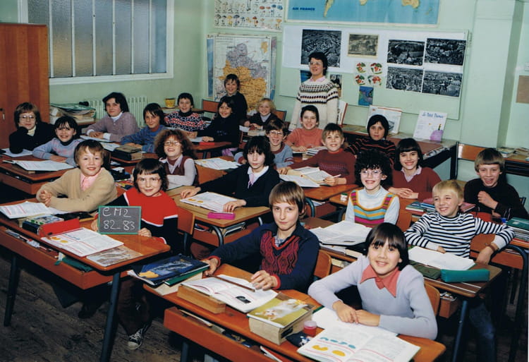 photo-de-classe-cm2-1982-1983-de-1983-ecole-victor-hugo-malicorne