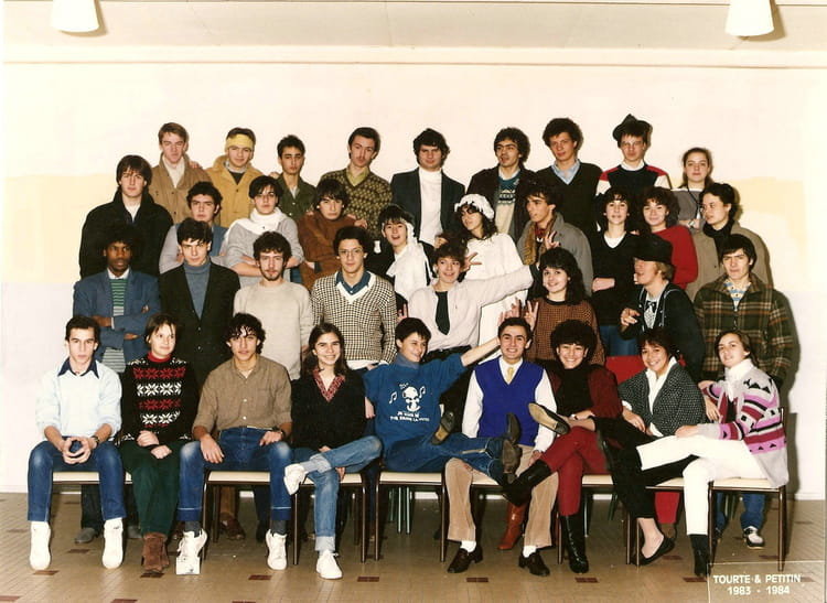 Photo De Classe Terminale C 1983 1984 De 1983 Lycée Francois Villon Photo De Classe Terminale C 1983 1984 De 1983 Lycée Francois Villon