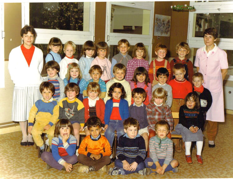 Photo de classe Moyens de 1983, ECOLE PIERRE ET MARIE CURIE - Copains d ...