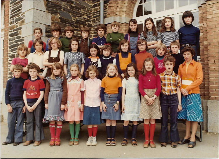 Photo de classe Cm2 de 1977, ECOLE SAINTE MARIE - Copains d'avant