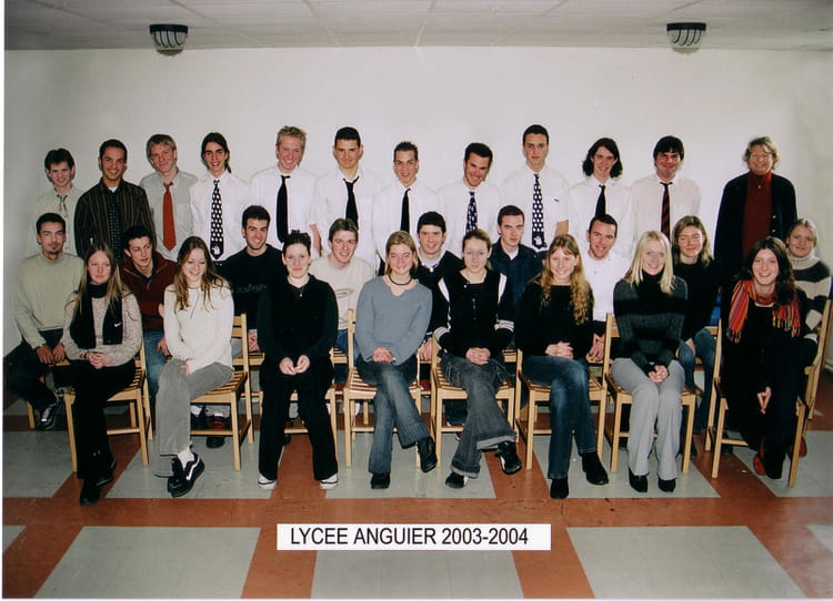 Photo de classe Terminal S 2 de 2003, Lycée Michel Anguier - Copains d ...