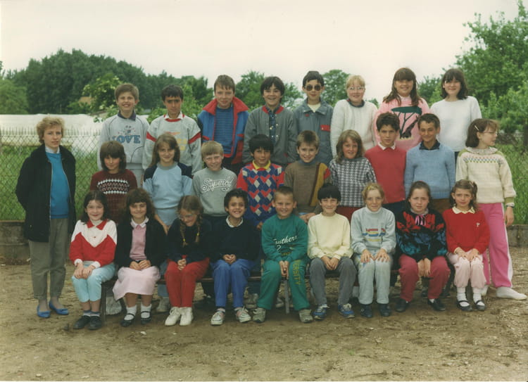 Photo de classe CM1 de 1986, Ecole Saint Joseph (Saint Antoine De